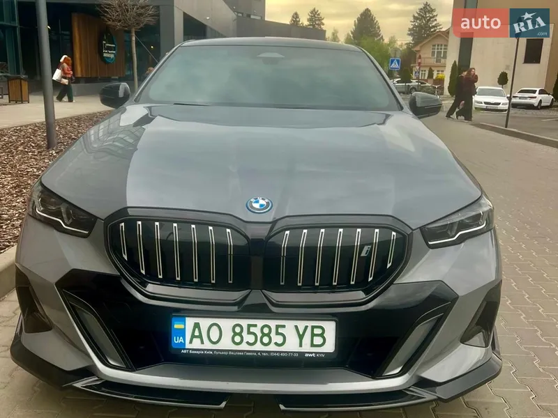 BMW i5 2024