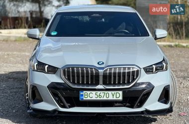Седан BMW i5 2024 в Самборі