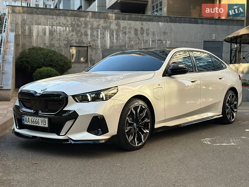 BMW i5 2024