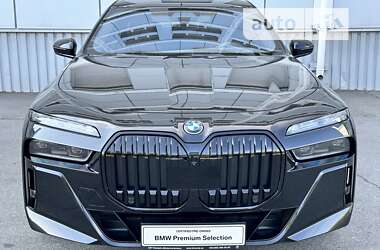 Седан BMW i7 2023 в Дніпрі