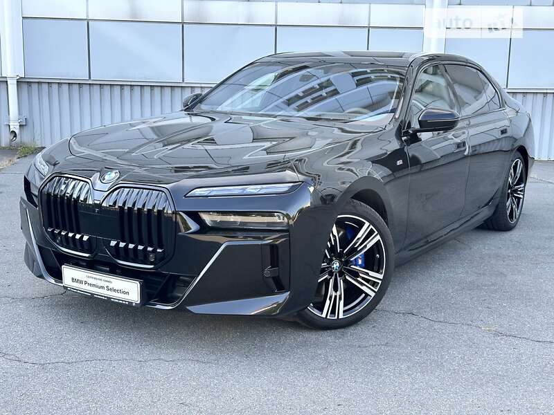 Седан BMW i7 2023 в Дніпрі