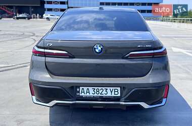 Седан BMW i7 2022 в Києві