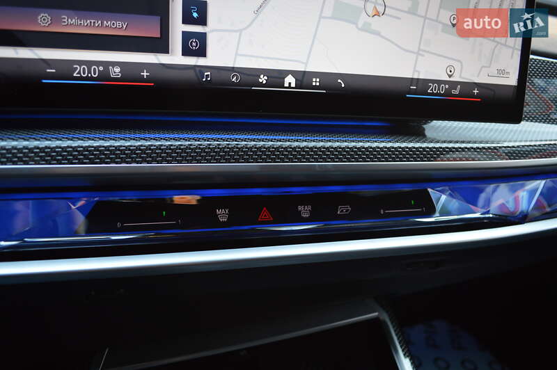 Седан BMW i7 2022 в Львове