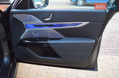 Седан BMW i7 2022 в 