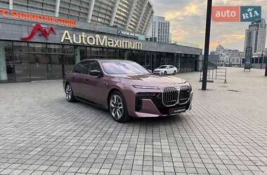 Седан BMW i7 2023 в Києві