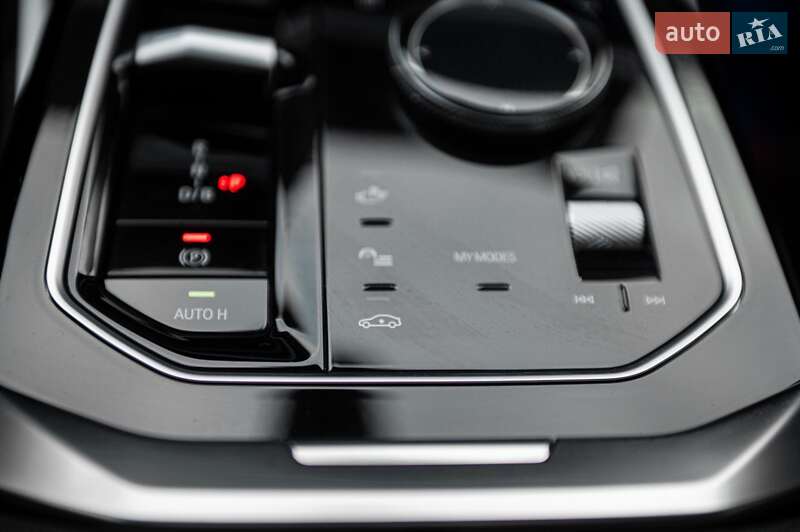 Седан BMW i7 2023 в Одессе