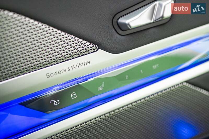 Седан BMW i7 2023 в Одессе