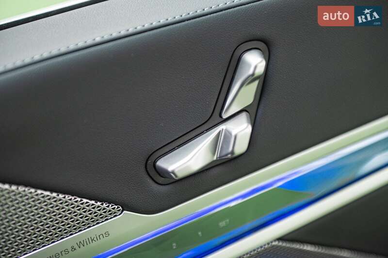 Седан BMW i7 2023 в Одессе