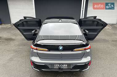 Седан BMW i7 2023 в Киеве