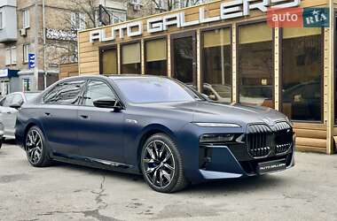 Седан BMW i7 2023 в Києві