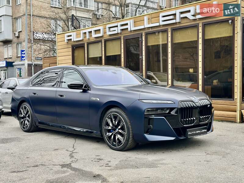 BMW i7 2023