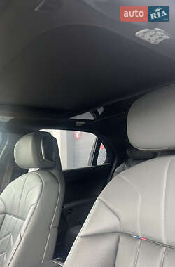 Седан BMW i7 2022 в 