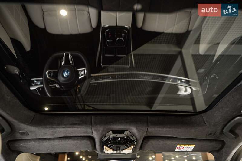 Седан BMW i7 2023 в Одессе