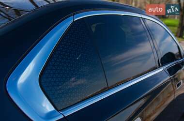 Седан BMW i7 2022 в 