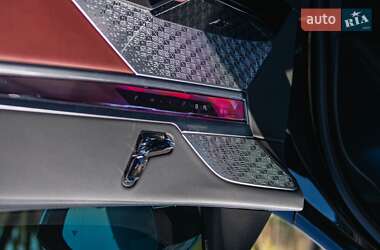 Седан BMW i7 2022 в 