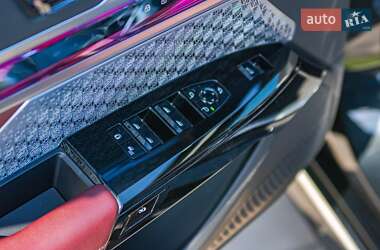 Седан BMW i7 2022 в 