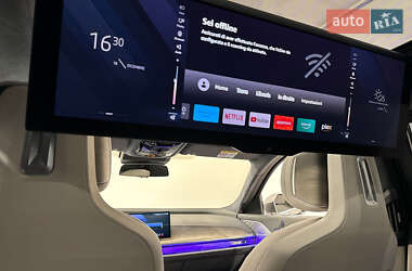 Седан BMW i7 2022 в 