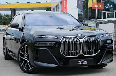 Седан BMW i7 2024 в Дрогобыче
