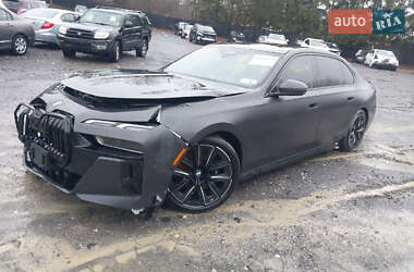 Седан BMW i7 2023 в Володимирі