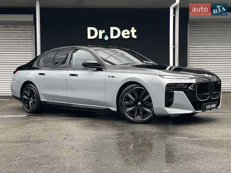 BMW i7 2023