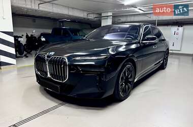 Седан BMW i7 2022 в Києві