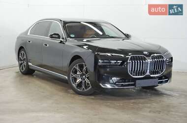 Седан BMW i7 2023 в Києві