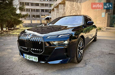 Седан BMW i7 2024 в Кривом Роге