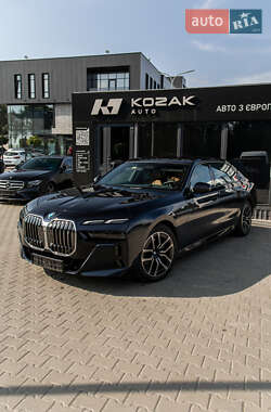 Седан BMW i7 2024 в Львове