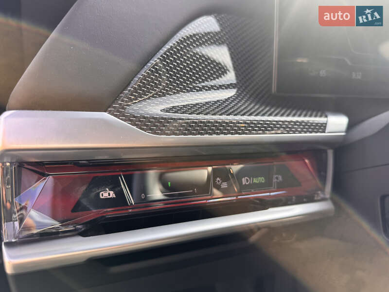 Седан BMW i7 2023 в Львове