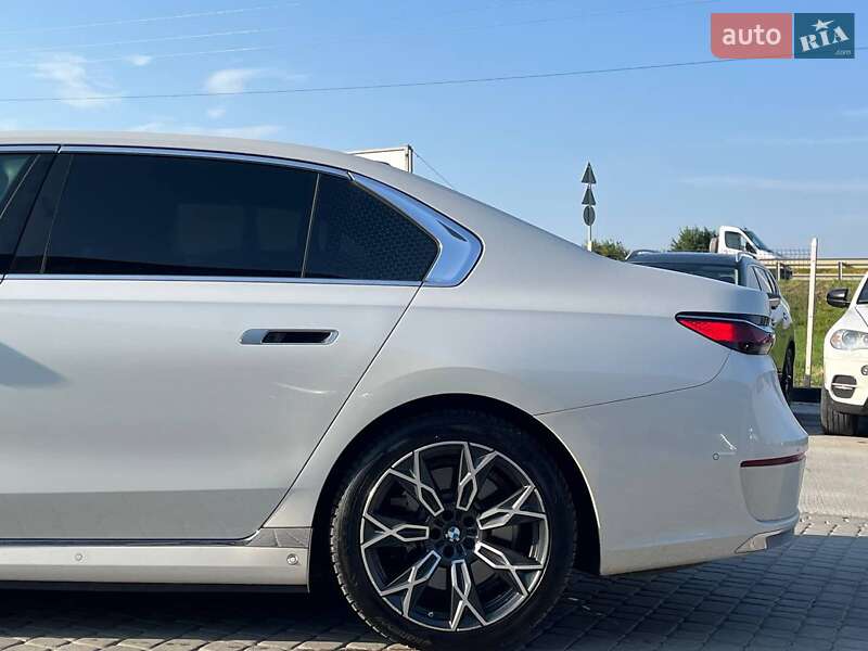 Седан BMW i7 2023 в Львове фото 12 Седан BMW i7 2023 в Львове