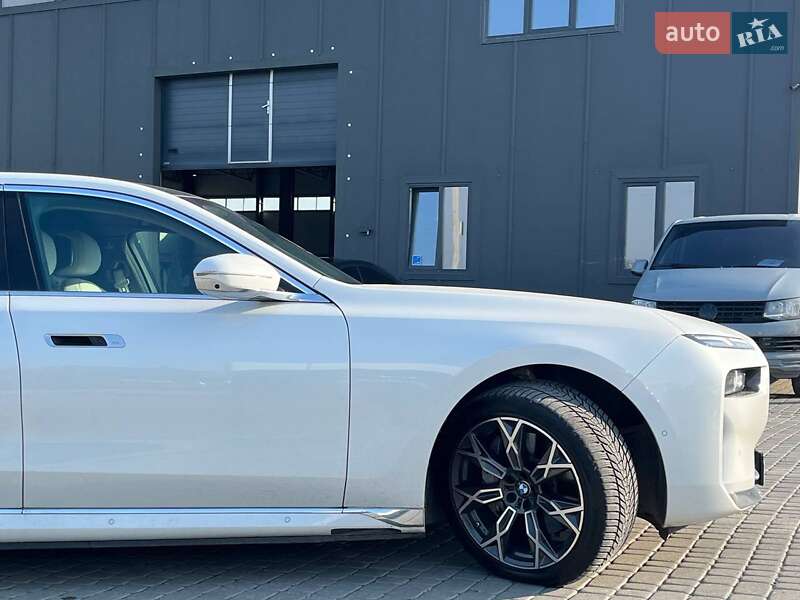 Седан BMW i7 2023 в Львове фото 16 Седан BMW i7 2023 в Львове