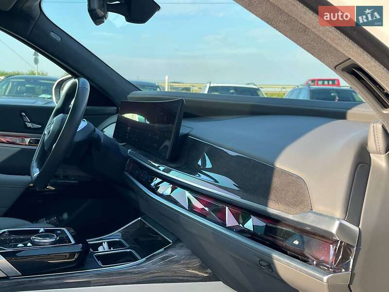 Седан BMW i7 2023 в Львове фото 21 Седан BMW i7 2023 в Львове