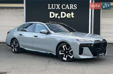 Седан BMW i7 2023 в Києві