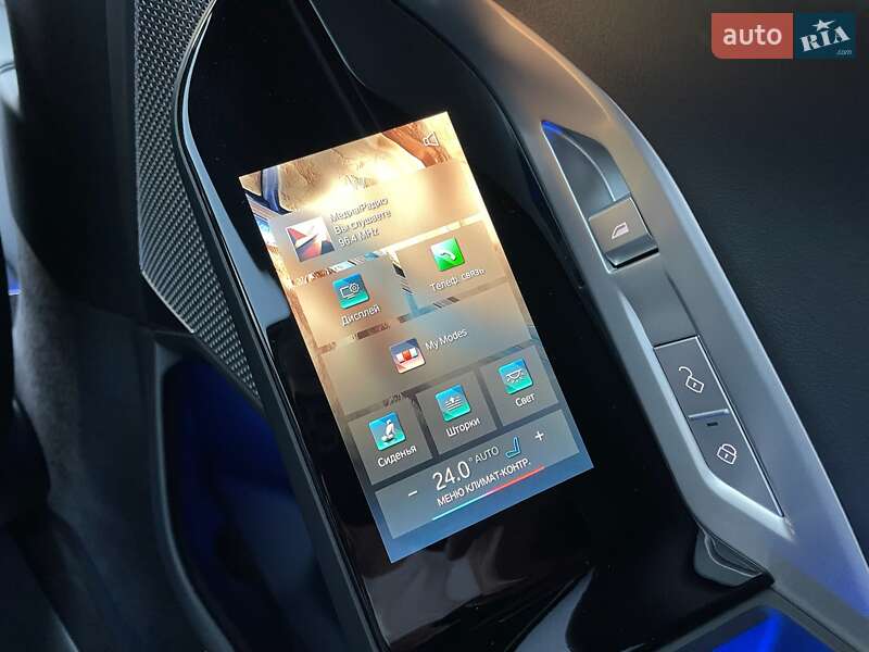 Седан BMW i7 2023 в Киеве