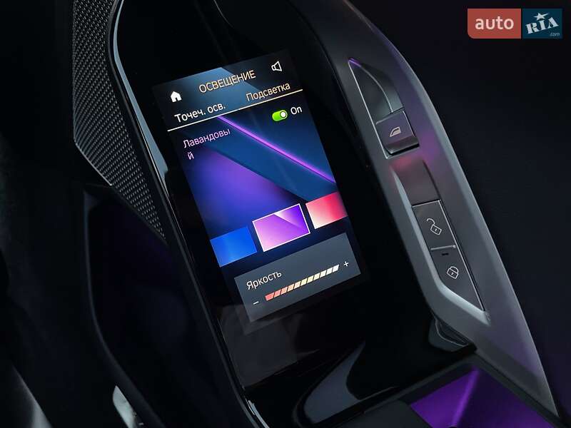 Седан BMW i7 2023 в Киеве