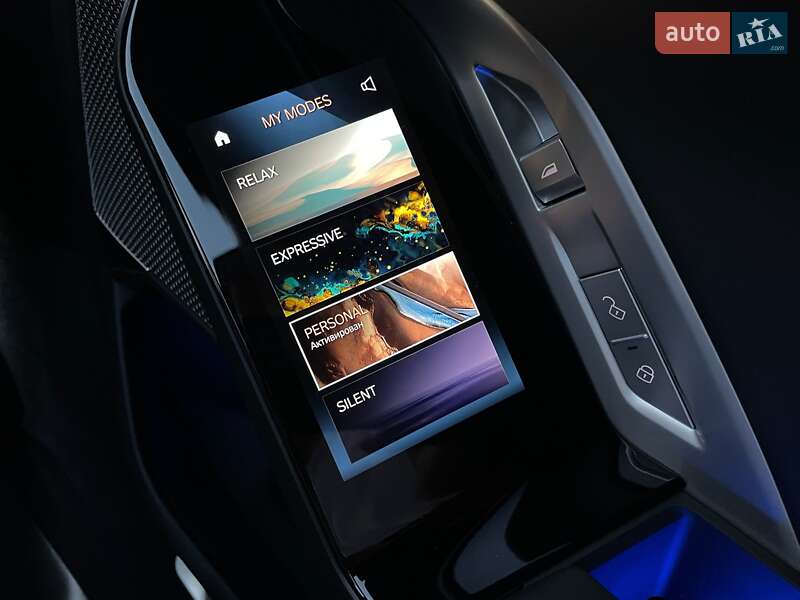 Седан BMW i7 2023 в Киеве