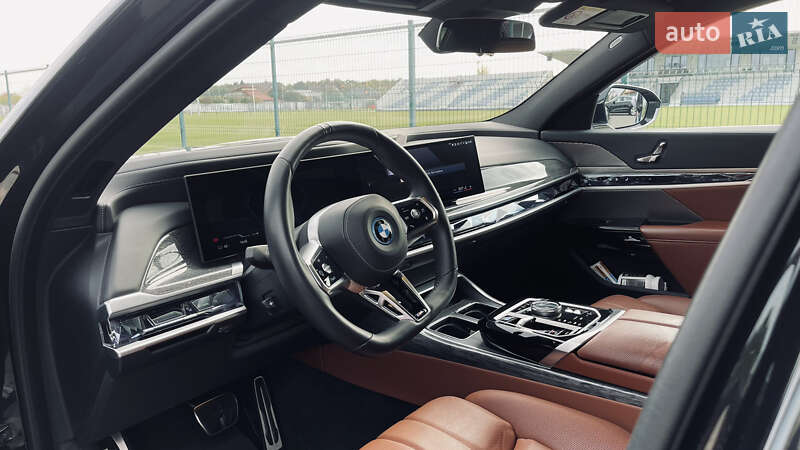 Седан BMW i7 2024 в Ужгороде фото 26 Седан BMW i7 2024 в Ужгороде