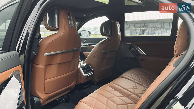Седан BMW i7 2024 в Ужгороде фото 27 Седан BMW i7 2024 в Ужгороде