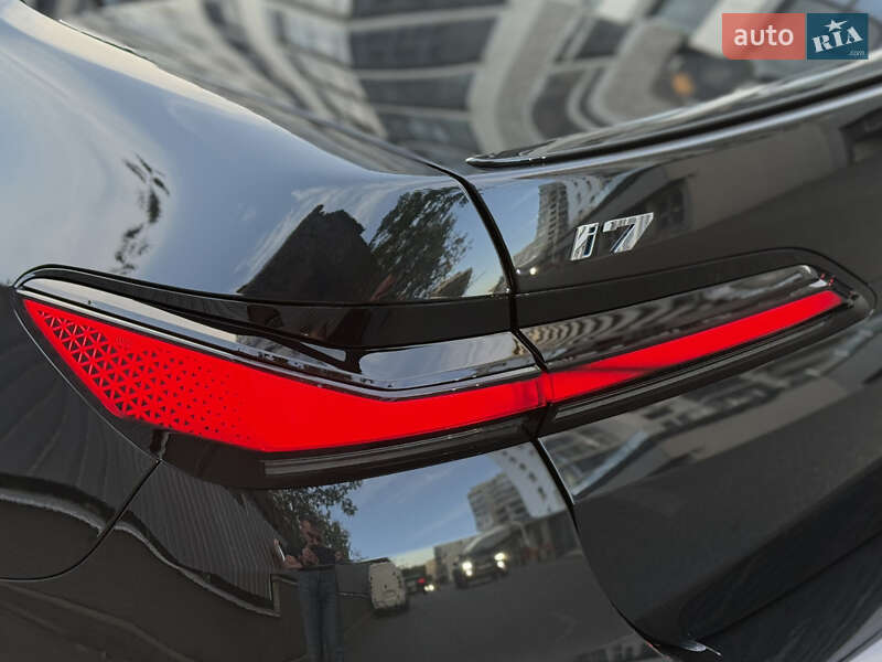 Седан BMW i7 2025 в Киеве фото 41 Седан BMW i7 2025 в Киеве