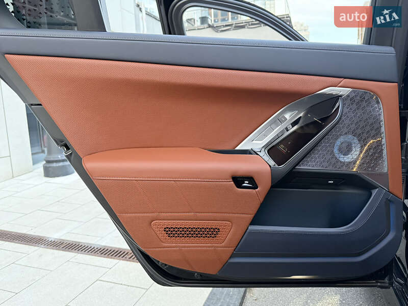 Седан BMW i7 2025 в Киеве фото 88 Седан BMW i7 2025 в Киеве