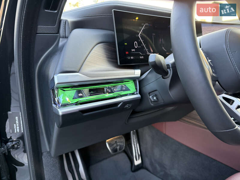 Седан BMW i7 2022 в Львове