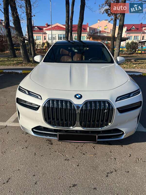 Седан BMW i7 2023 в Киеве фото 2 Седан BMW i7 2023 в Киеве