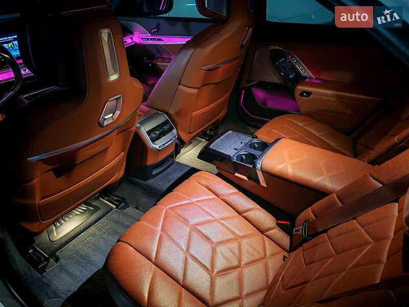 Седан BMW i7 2023 в Киеве фото 17 Седан BMW i7 2023 в Киеве