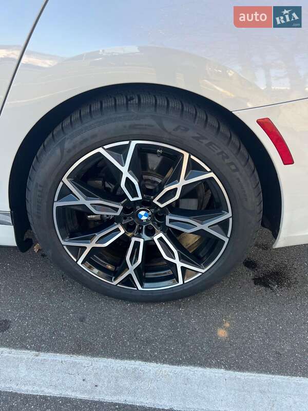 Седан BMW i7 2023 в Киеве фото 19 Седан BMW i7 2023 в Киеве