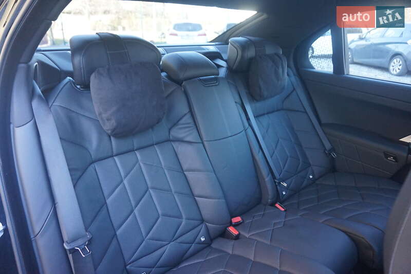 Седан BMW i7 2024 в Самборе фото 49 Седан BMW i7 2024 в Самборе