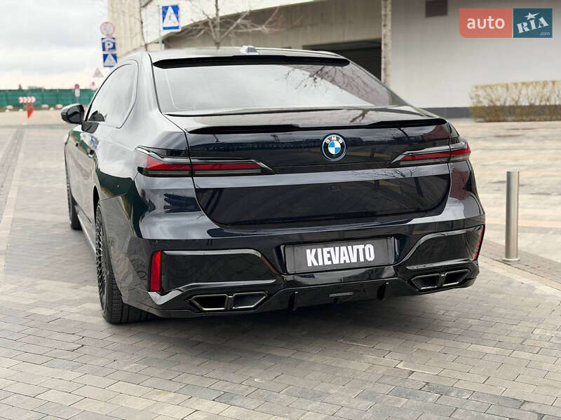 Седан BMW i7 2023 в Киеве фото 3 Седан BMW i7 2023 в Киеве