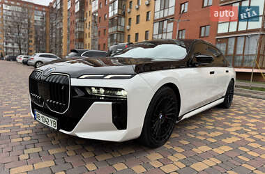 Седан BMW i7 2023 в Виннице