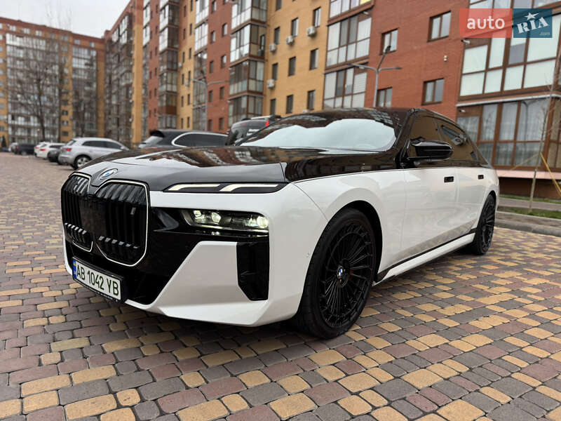 Седан BMW i7 2023 в Вінниці