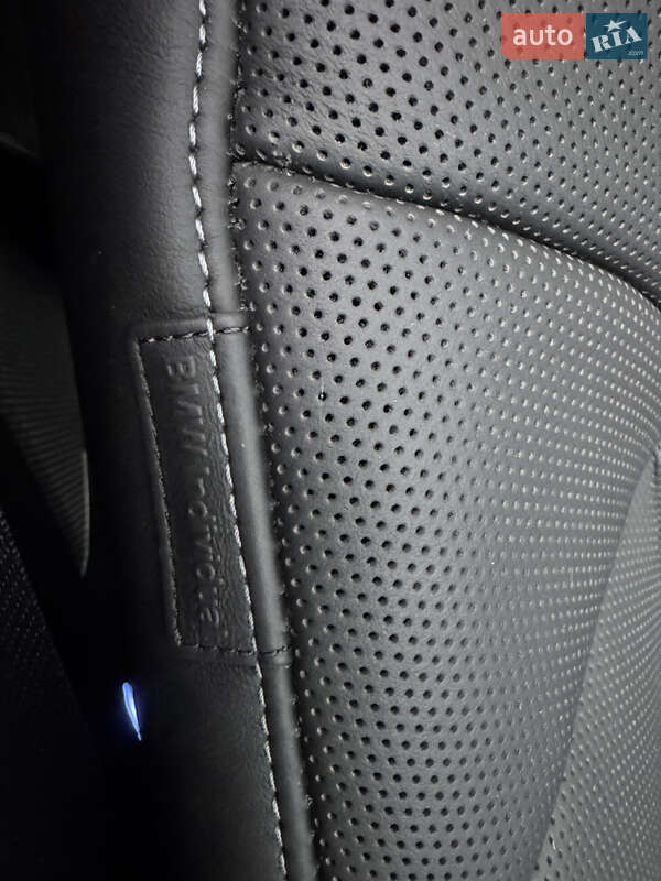 Седан BMW i7 2023 в Вінниці