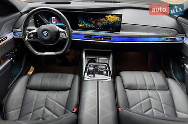 Седан BMW i7 2023 в Вінниці